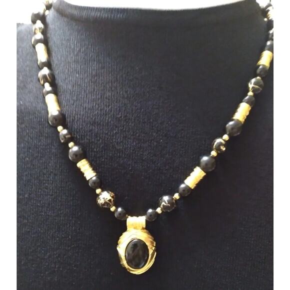 VTG Liz Claiborne Necklace 1990s Acrylic Amulet Beads Black And Gold Tone 11.5" - Picture 2 of 8